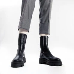 J&F Small Chain Chelsea Boots 10 J&F Small Chain Chelsea Boots -Chelsea Boots 24693281 02