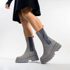 J&F Small Chain Chelsea Boots 10 J&F Small Chain Chelsea Boots -Chelsea Boots 24693282 02